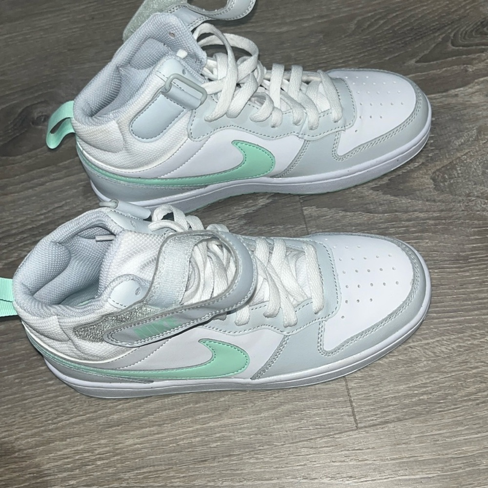 Nike high tops - 5.5Y BRAND NEW never worn.